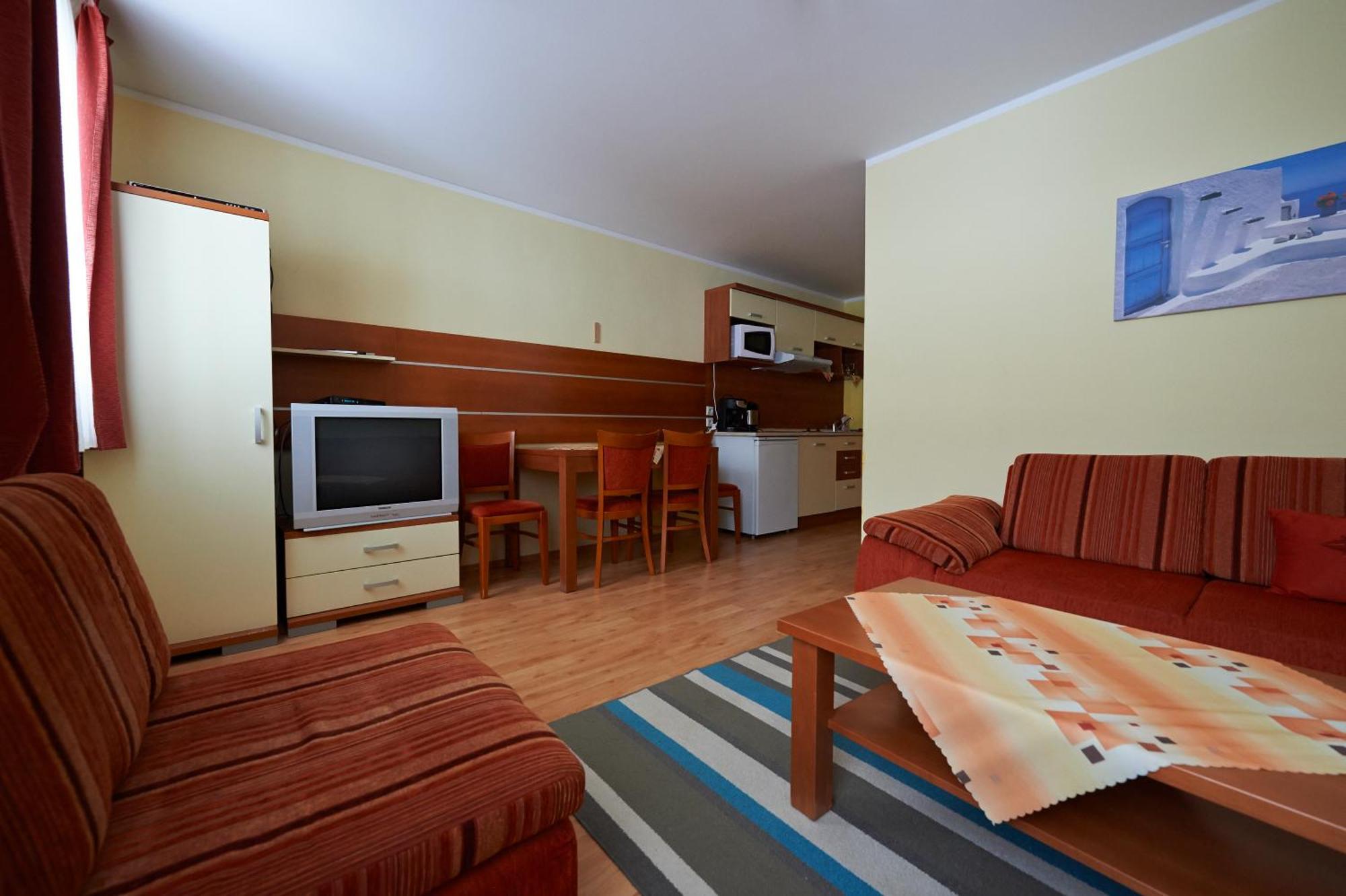 Family Apartments Доновалы Номер фото